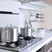 佛山市三水大桥五金制品厂 专业五金加工与化妆品批发服务